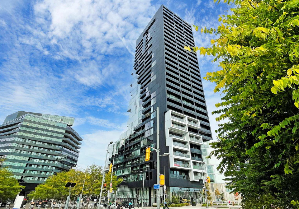 170-bayview-avenue-toronto-ontario-c12373987