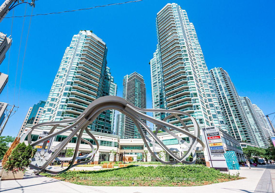 10-yonge-street-toronto-ontario-c12374097