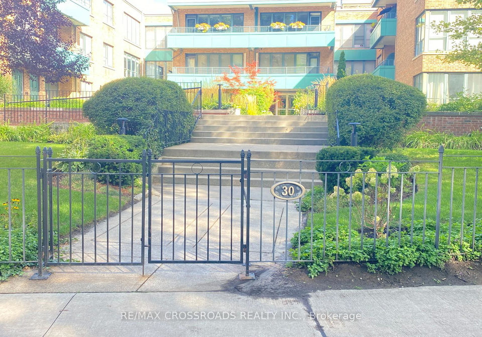 30-elm-avenue-toronto-ontario-c12374169