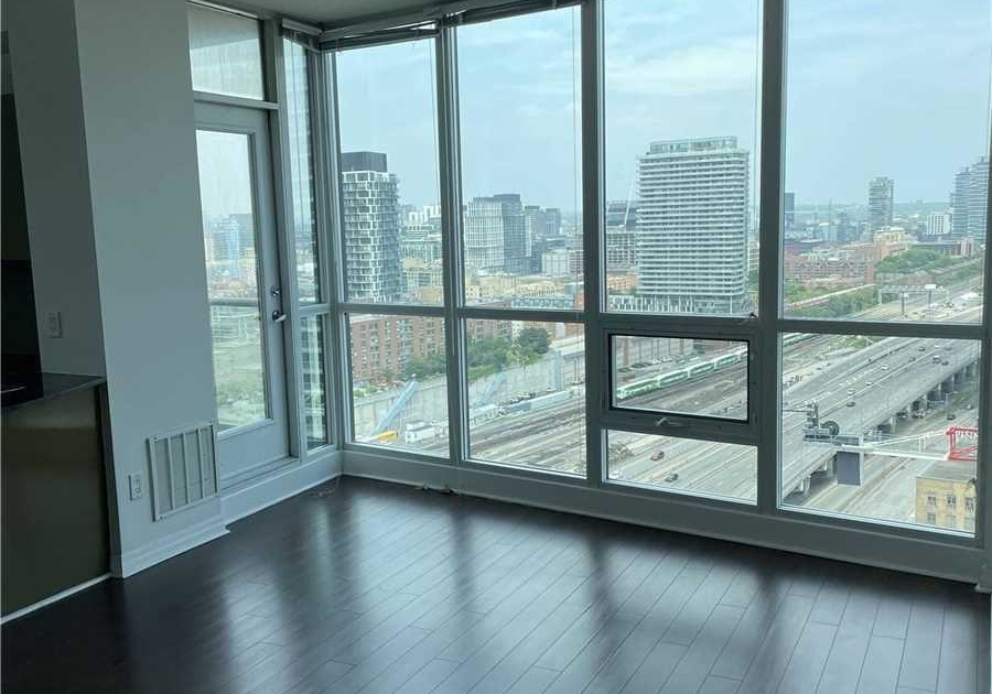 16-yonge-street-toronto-ontario-c12375120