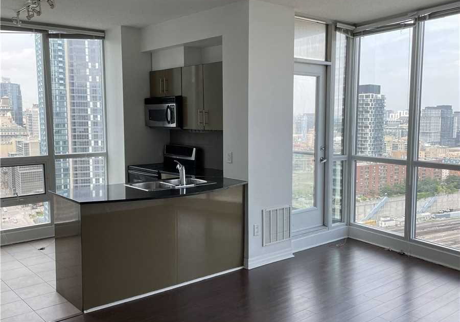 16-yonge-street-toronto-ontario-c12375120