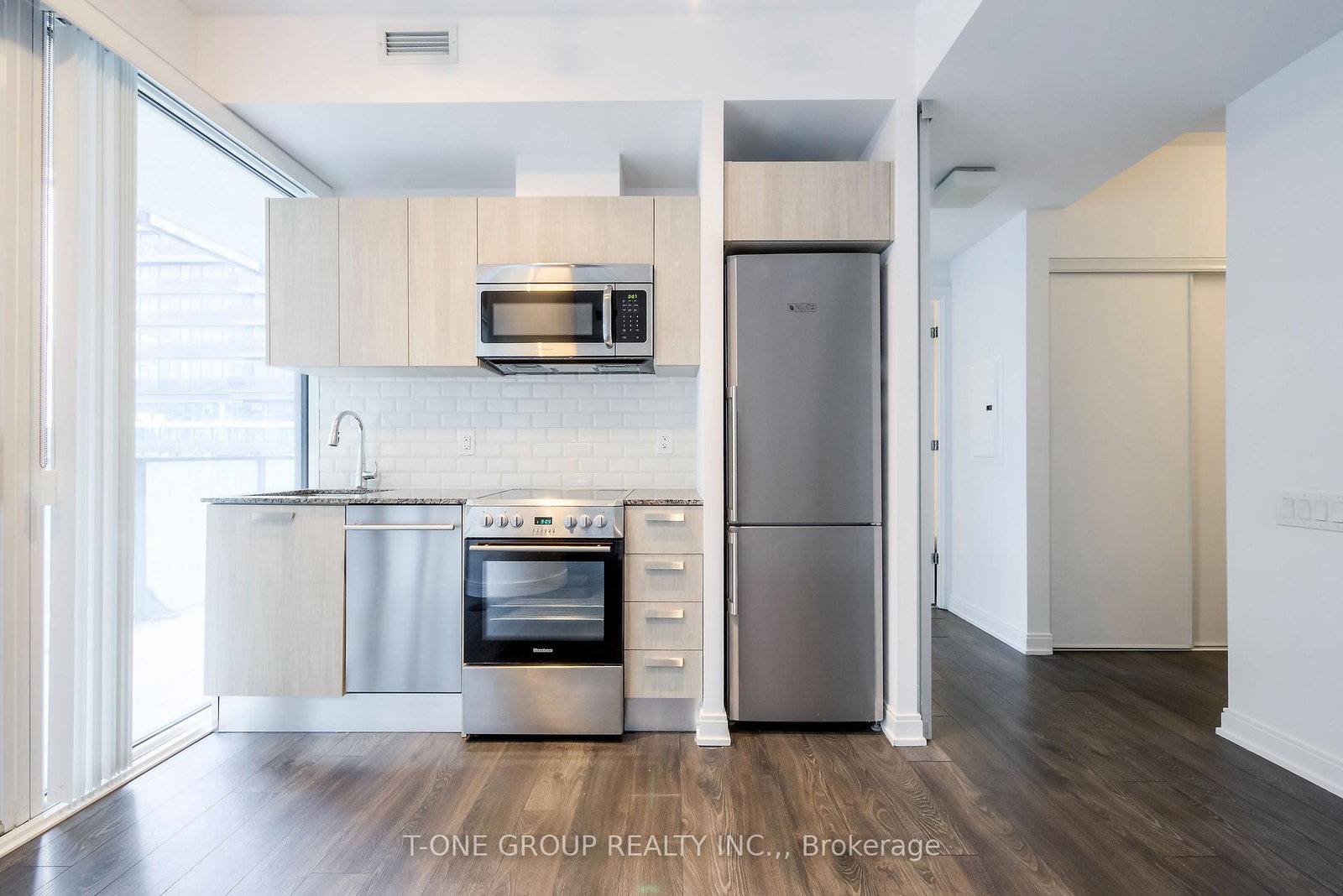 42-charles-street-e-toronto-ontario-c12375178