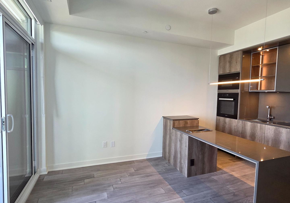 11-yorkville-avenue-toronto-ontario-c12375216