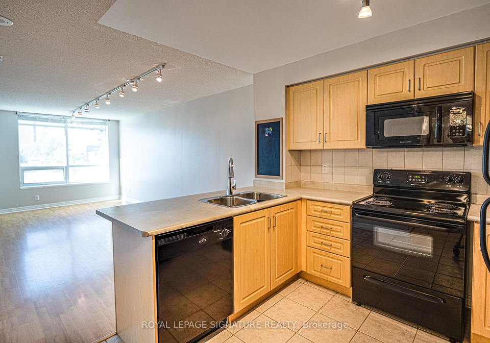 212-eglinton-avenue-toronto-ontario-c12375225