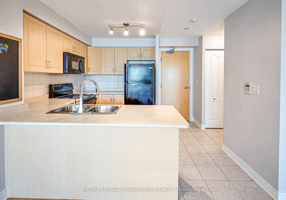 212-eglinton-avenue-toronto-ontario-c12375225