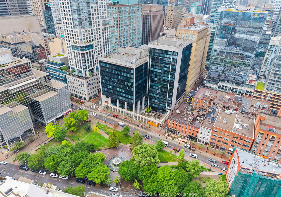 30-wellington-street-e-toronto-ontario-c12375226