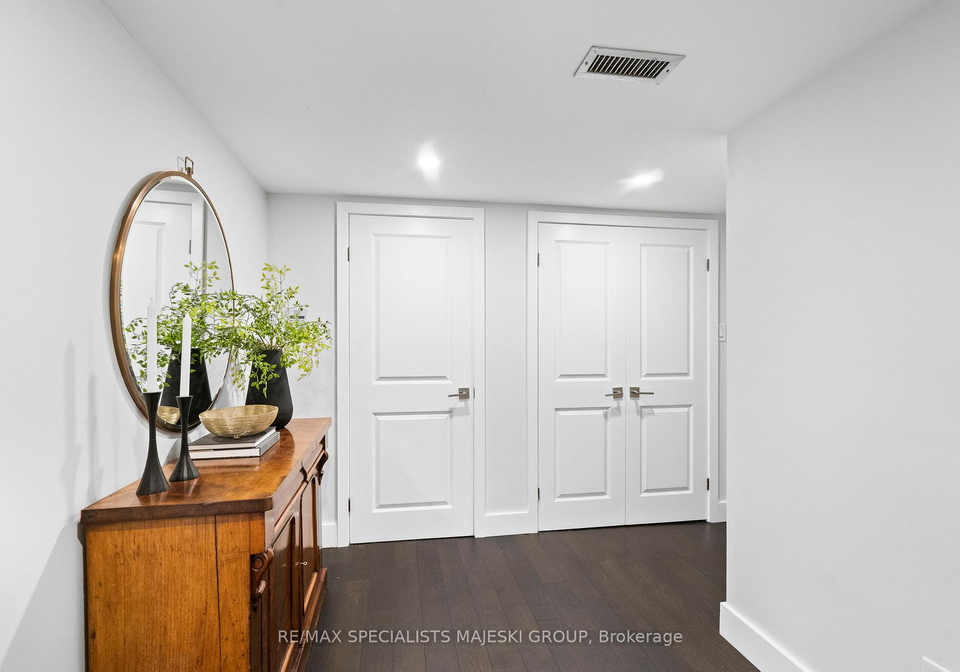 30-wellington-street-e-toronto-ontario-c12375226