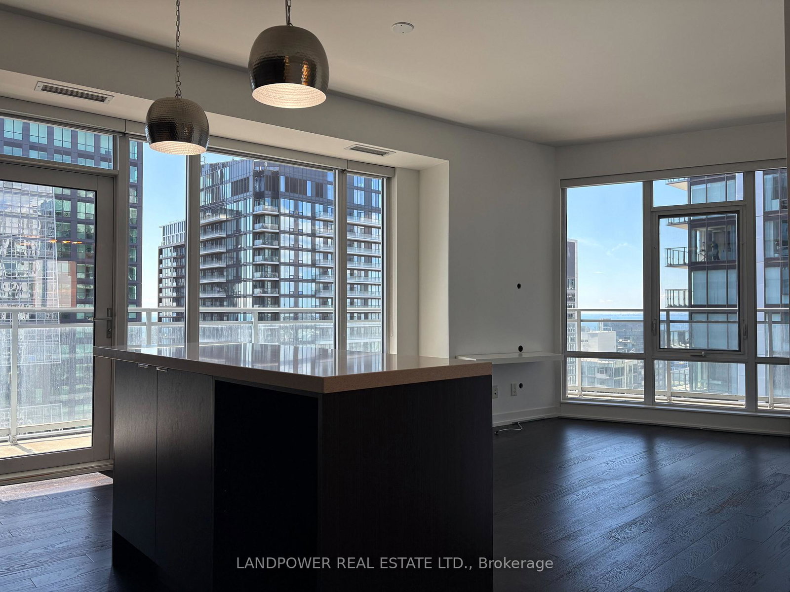 21-widmer-street-toronto-ontario-c12375317