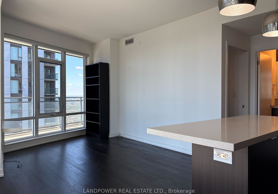 21-widmer-street-toronto-ontario-c12375317
