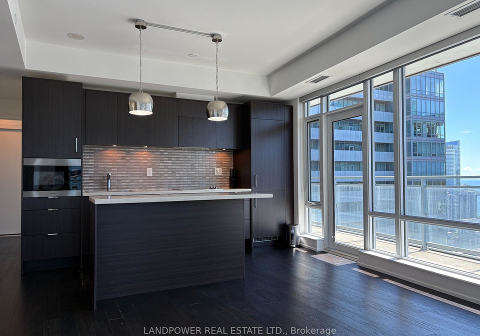 21-widmer-street-toronto-ontario-c12375317