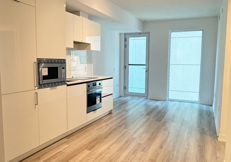 238-simcoe-street-toronto-ontario-c12375329