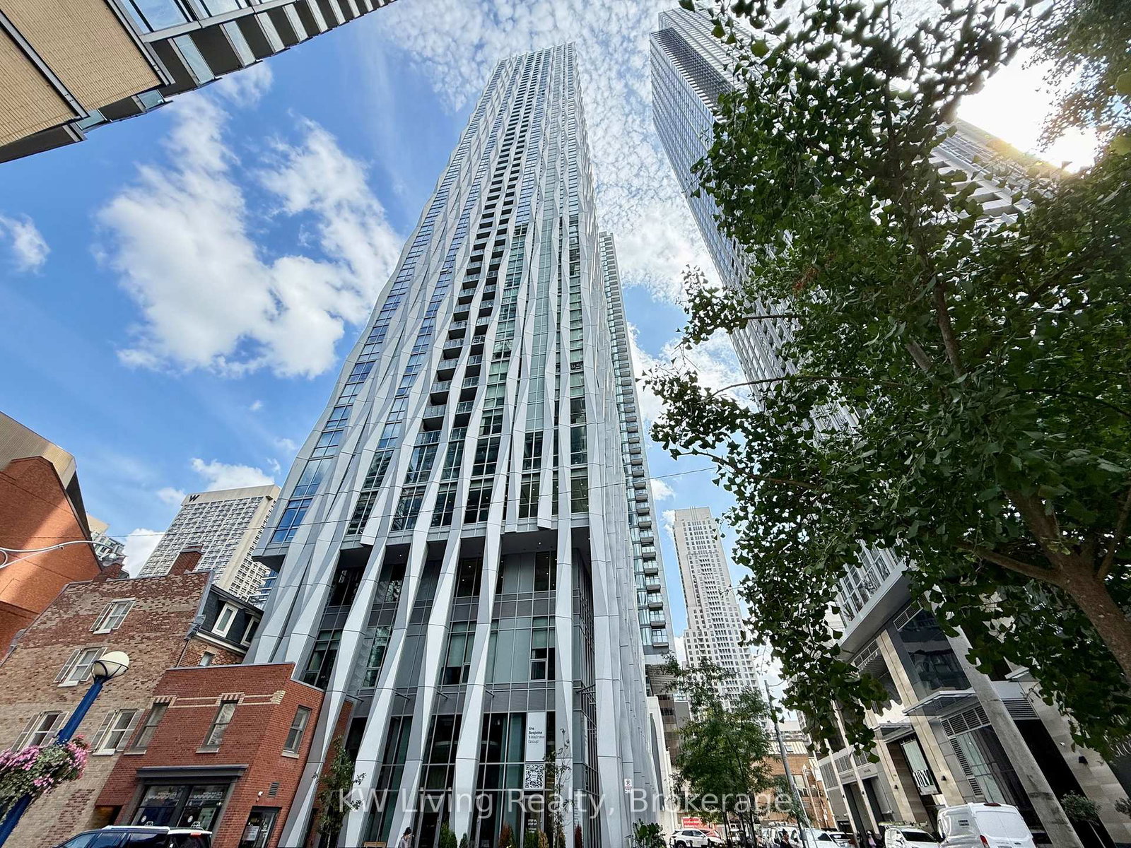 1-yorkville-avenue-toronto-ontario-c12375805
