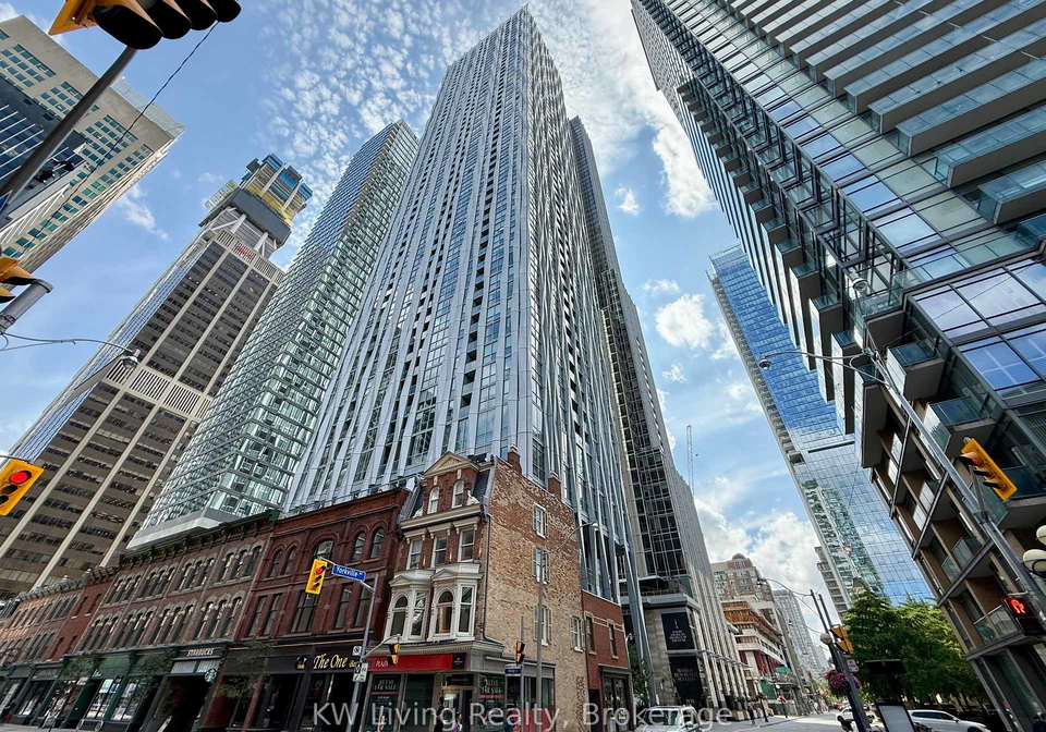 1-yorkville-avenue-toronto-ontario-c12375805