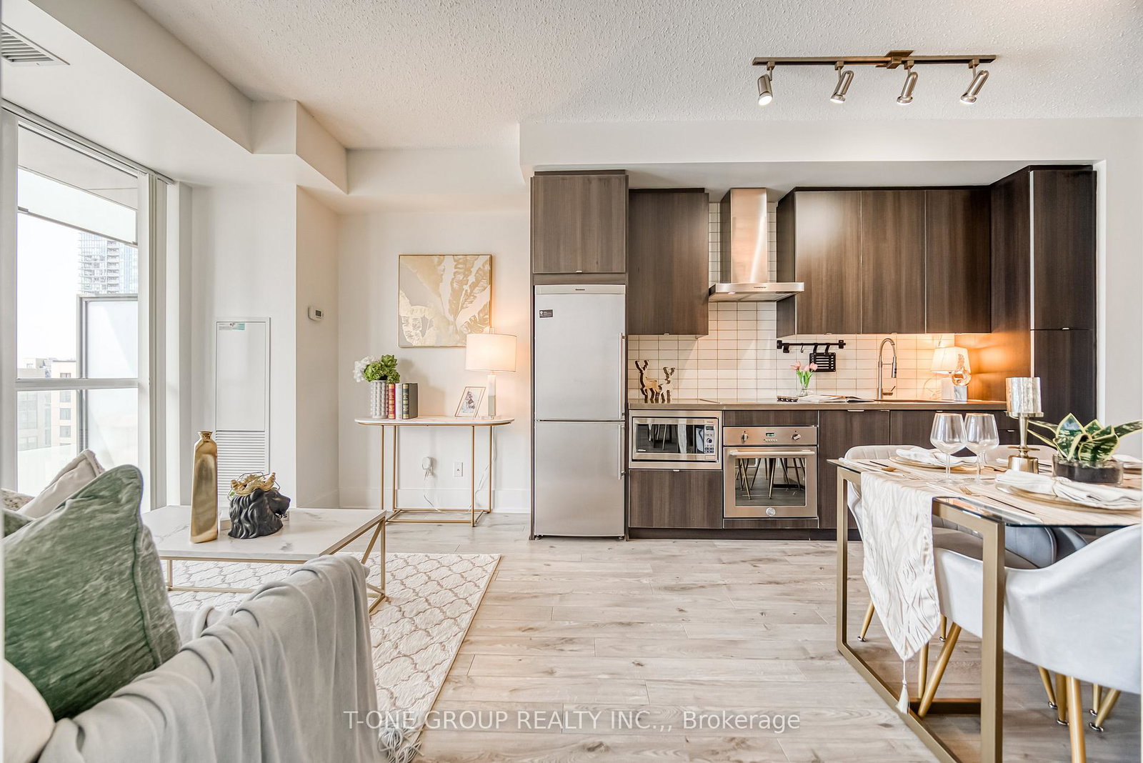300-front-street-w-toronto-ontario-c12375885
