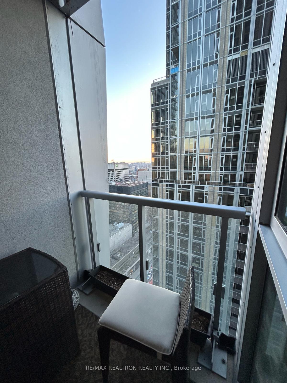 1-yorkville-avenue-toronto-ontario-c12375890