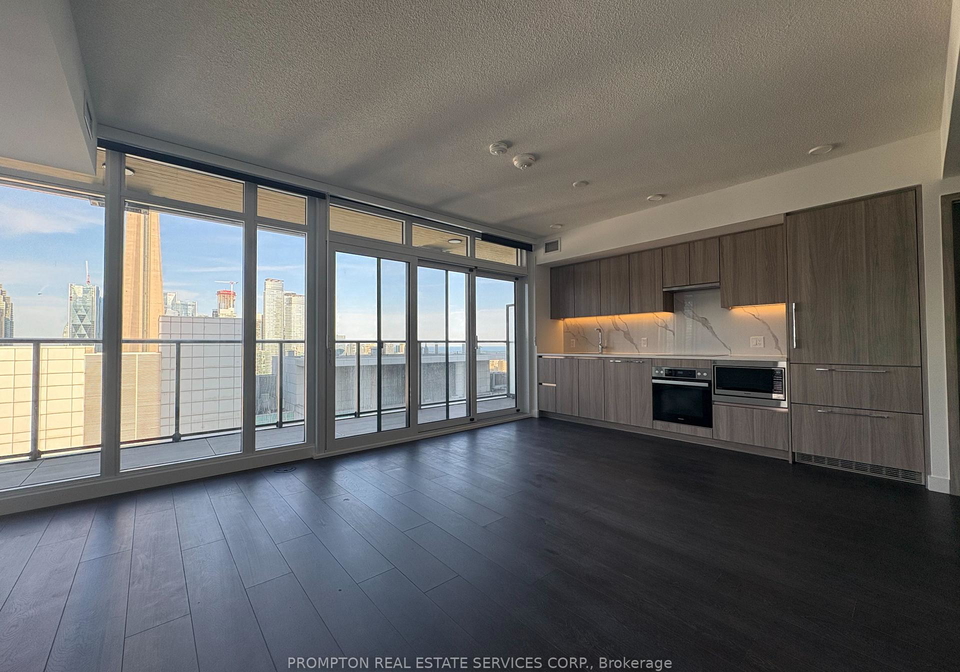 3-concord-cityplace-way-toronto-ontario-c12376040