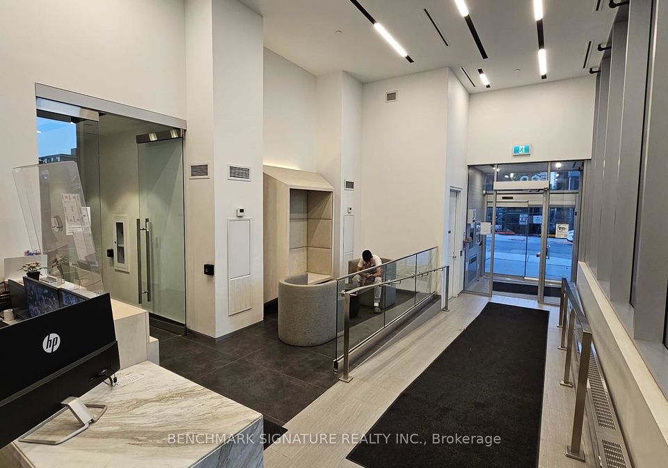 99-broadway-avenue-toronto-ontario-c12376110