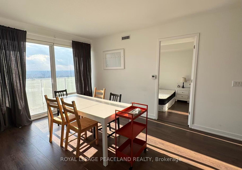 501-yonge-street-toronto-ontario-c12376124