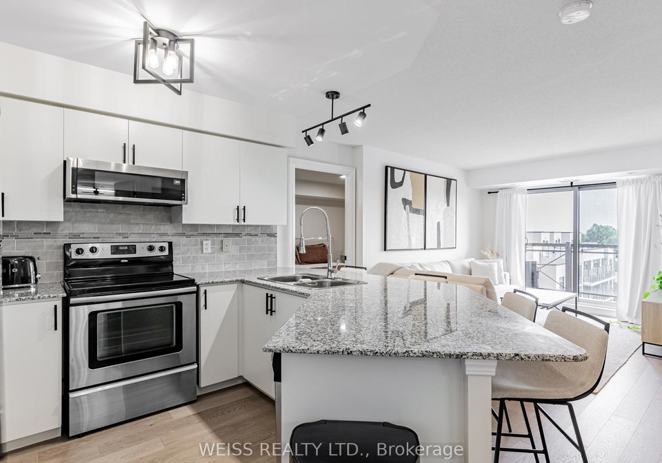 872-sheppard-avenue-w-toronto-ontario-c12376178