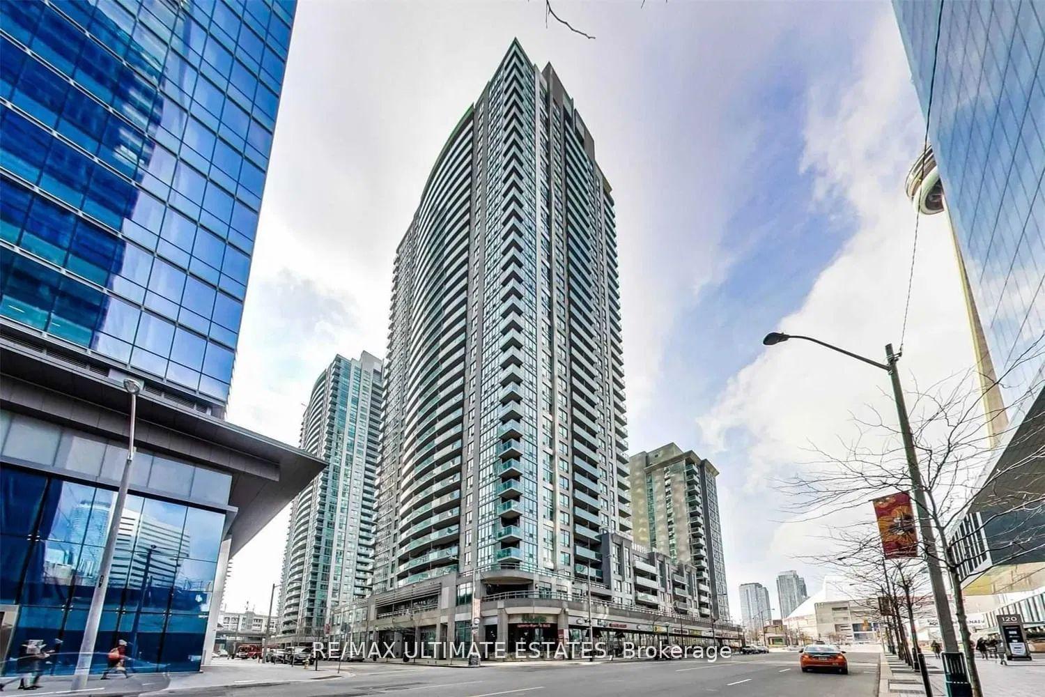 30-grand-trunk-crescent-toronto-ontario-c12376596