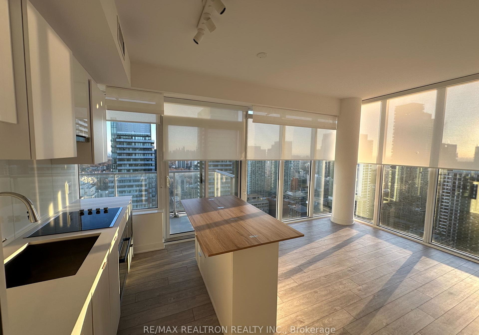 195-redpath-avenue-toronto-ontario-c12376848