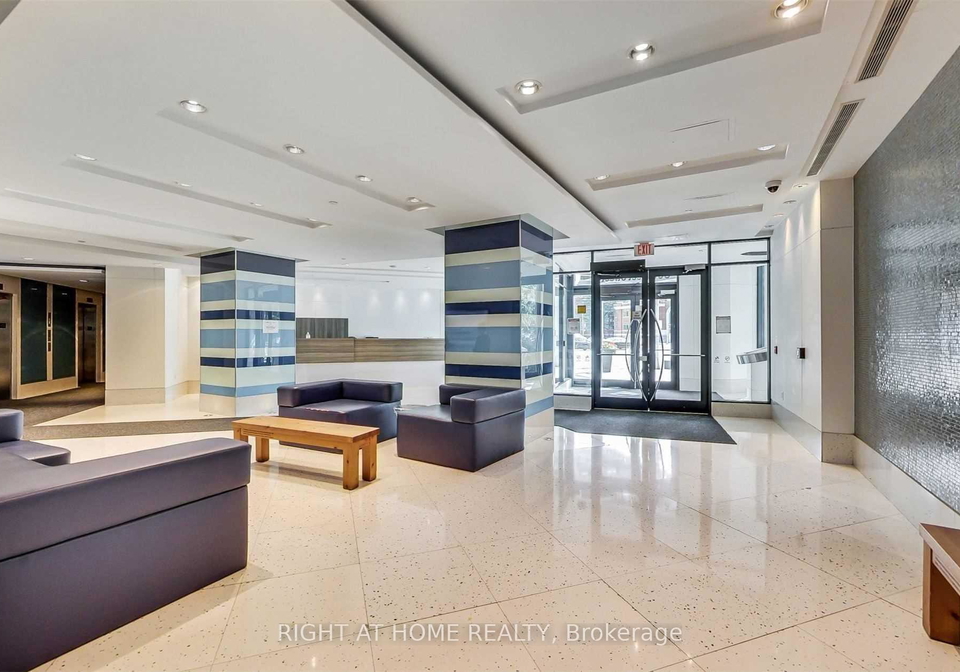 600-fleet-street-toronto-ontario-c12376918