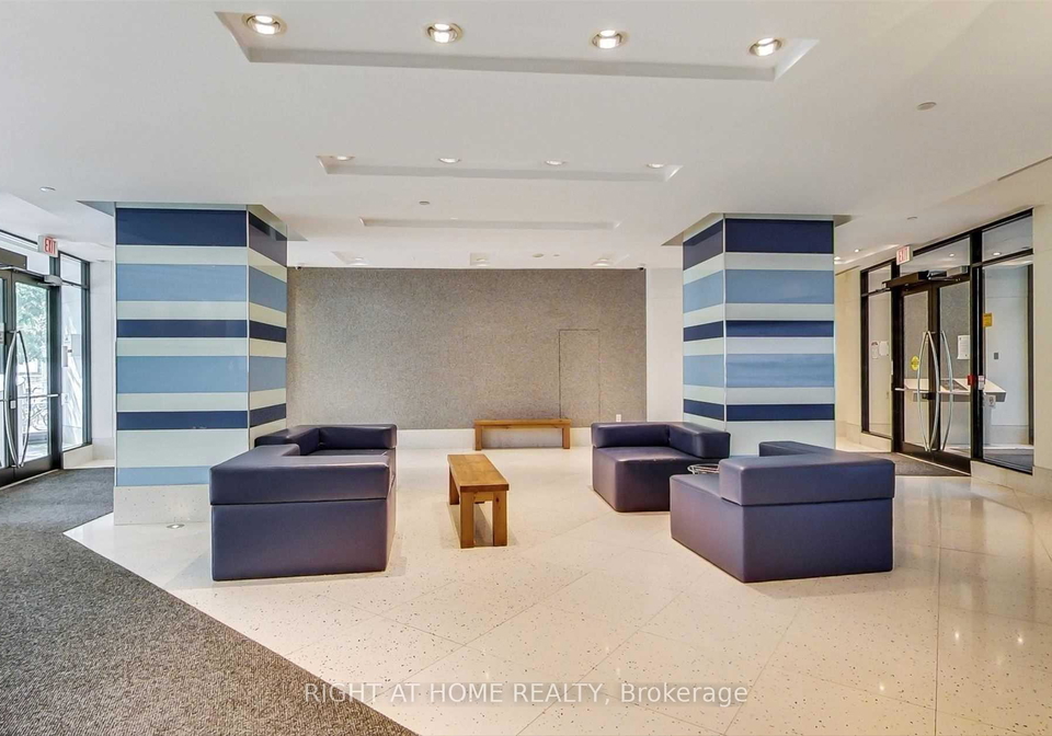 600-fleet-street-toronto-ontario-c12376918