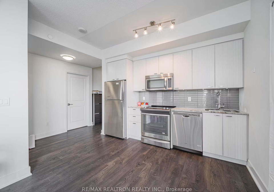 88-sheppard-avenue-e-north-york-ontario-c12377046