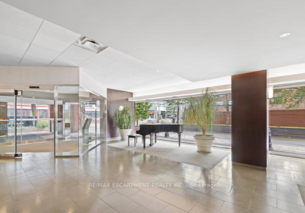 705-king-street-w-toronto-ontario-c12377056