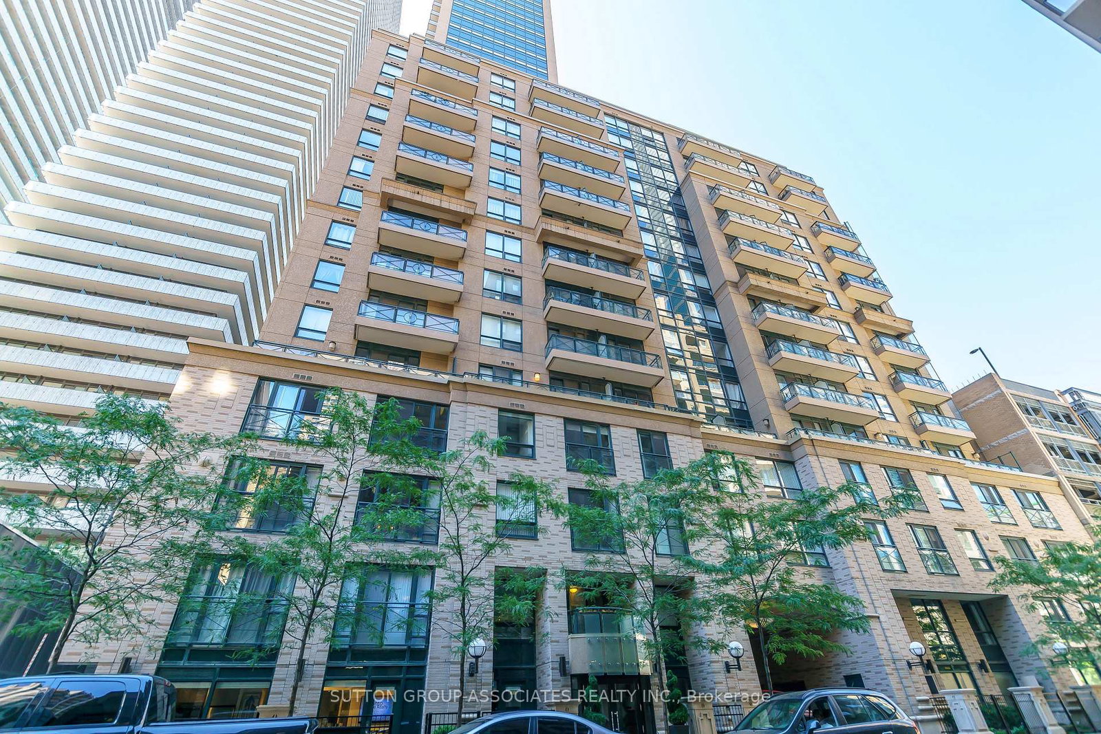 35-hayden-street-e-toronto-ontario-c12377186