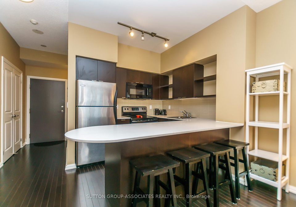 35-hayden-street-e-toronto-ontario-c12377186