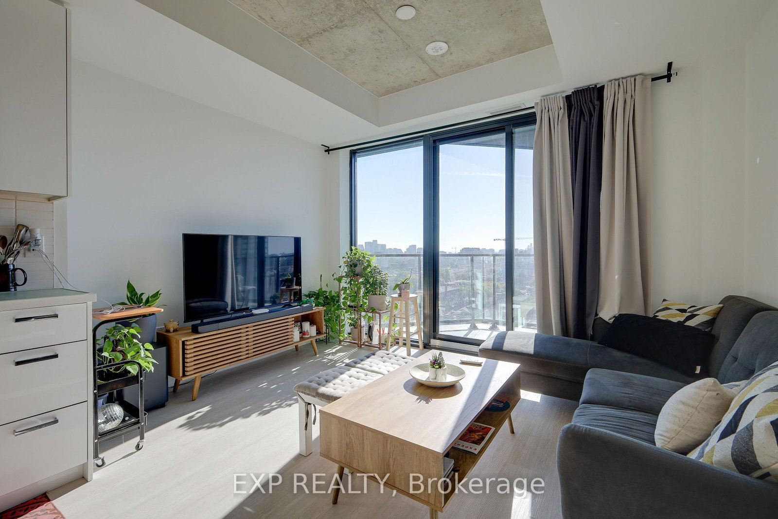 195-mccaul-street-toronto-ontario-c12377537