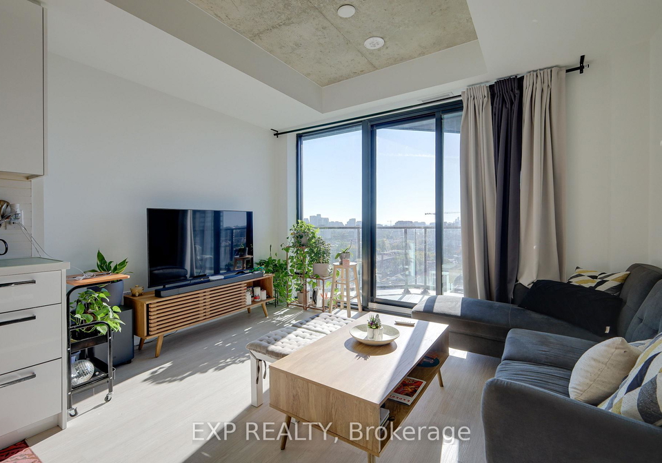 195-mccaul-street-toronto-ontario-c12377537