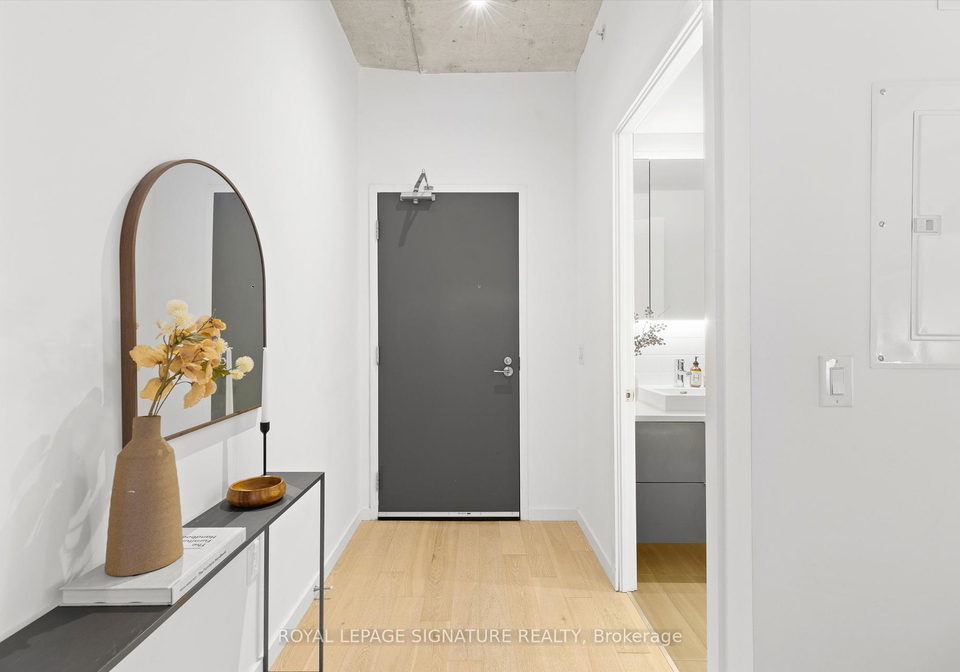 170-bayview-avenue-toronto-ontario-c12377622