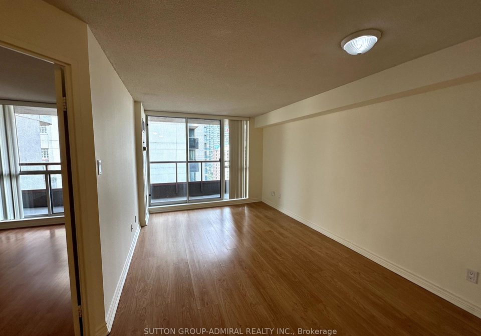 736-bay-street-toronto-ontario-c12377759