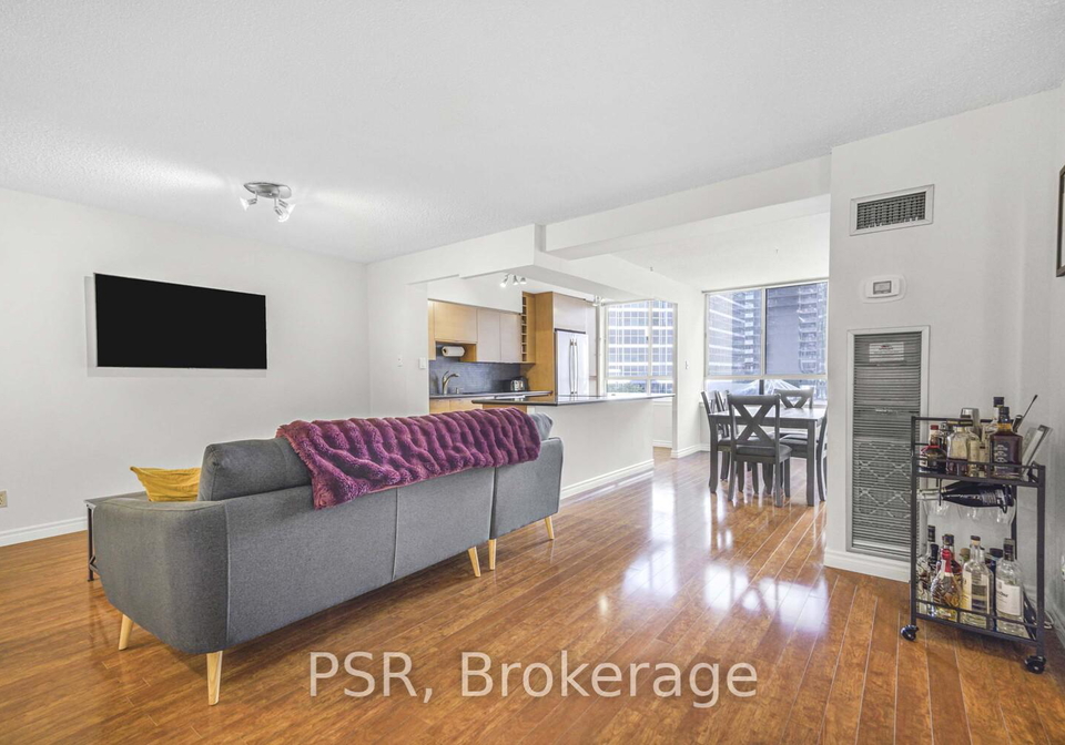 633-bay-street-toronto-ontario-c12378105