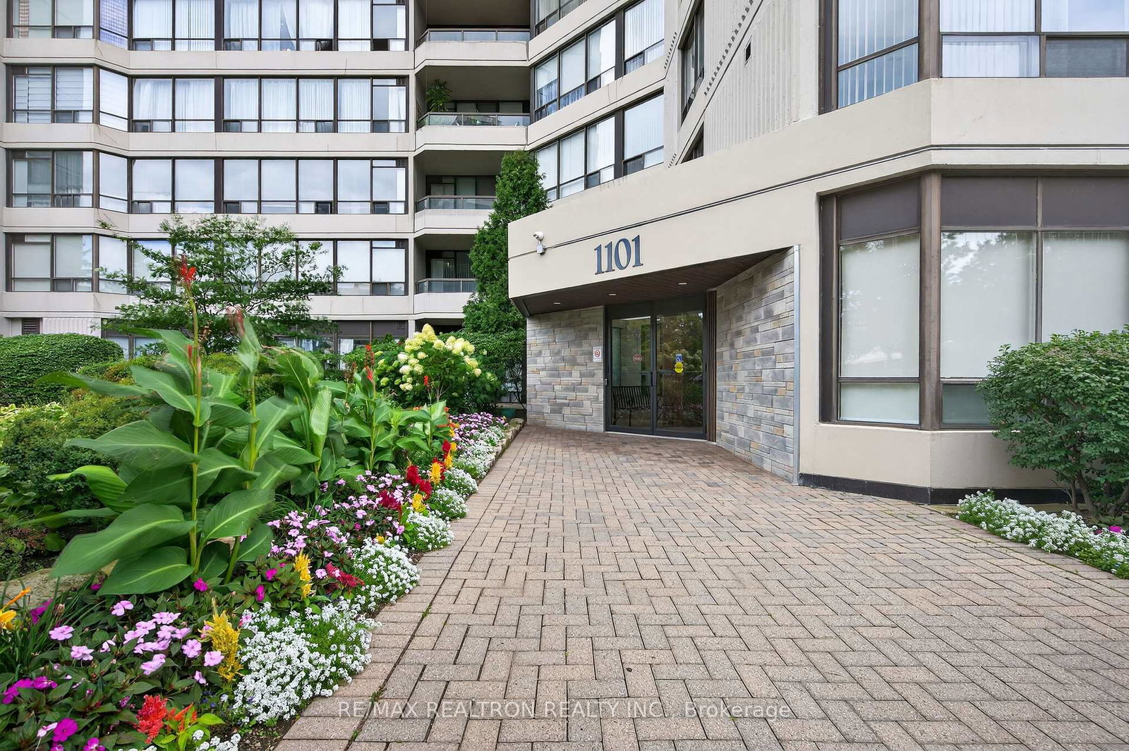 1101-steeles-avenue-w-toronto-ontario-c12378180