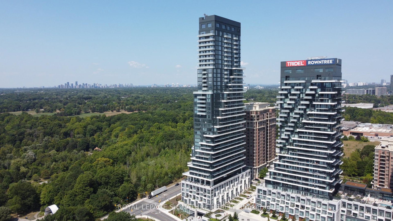 10-inn-on-the-park-drive-north-york-ontario-c12378252