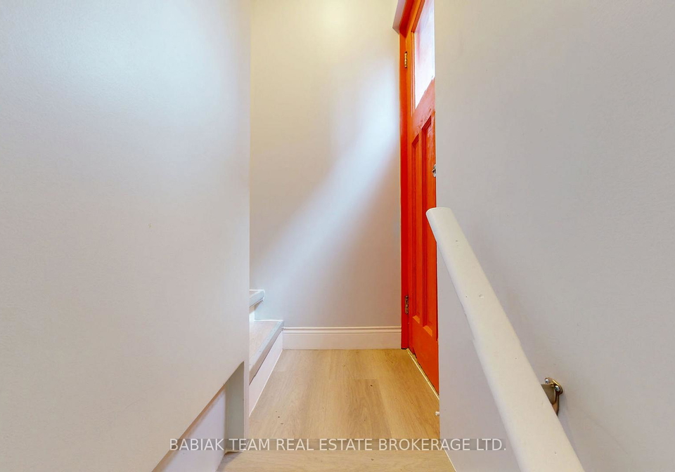 545-northcliffe-boulevard-toronto-ontario-c12378893