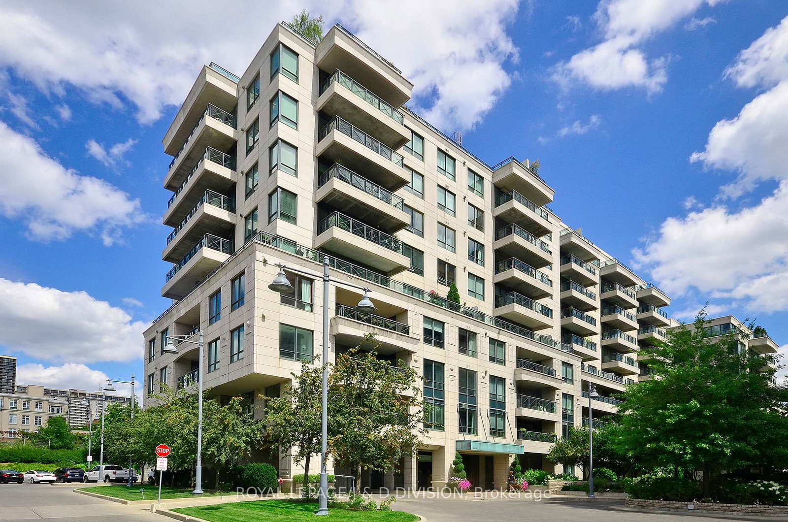 20-scrivener-square-toronto-ontario-c12378900