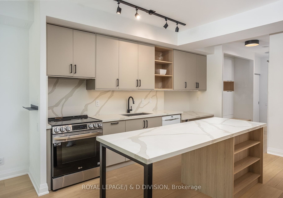 20-scrivener-square-toronto-ontario-c12378900