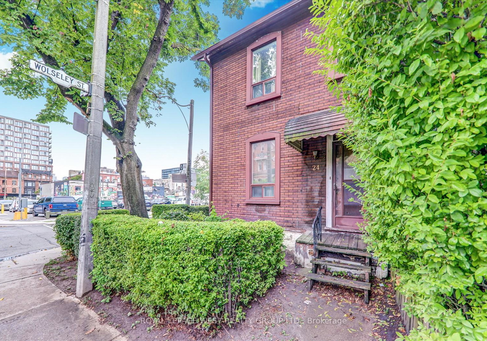 24-augusta-avenue-w-toronto-ontario-c12378938