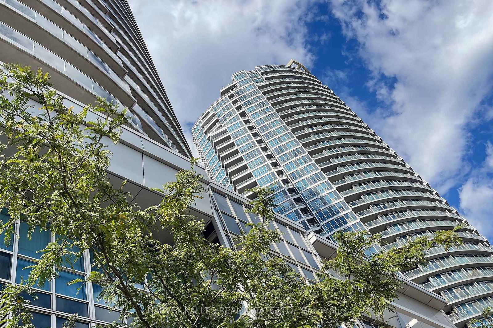 218-queens-quay-toronto-ontario-c12379022