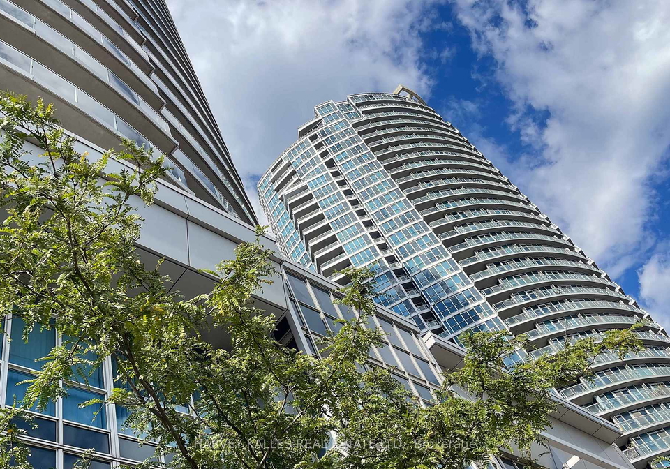 218-queens-quay-toronto-ontario-c12379022