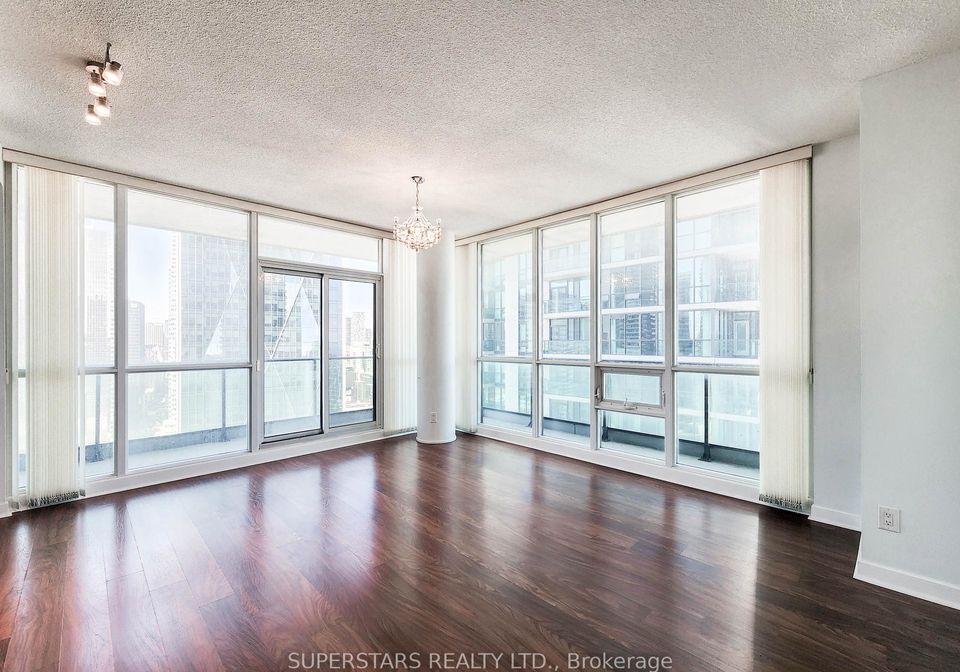 33-bay-street-toronto-ontario-c12379561