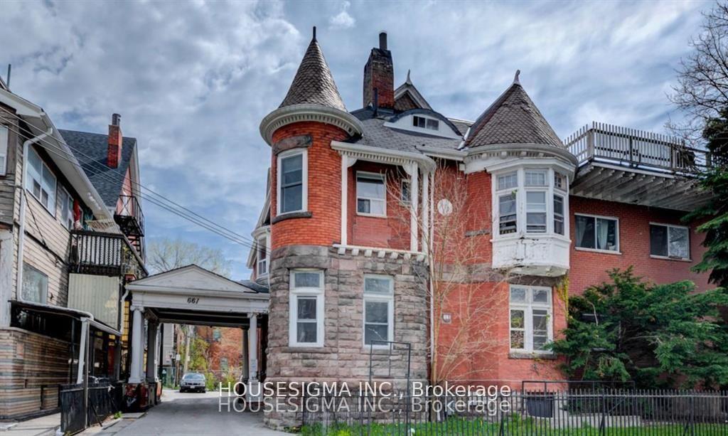 661-huron-street-toronto-ontario-c12380109