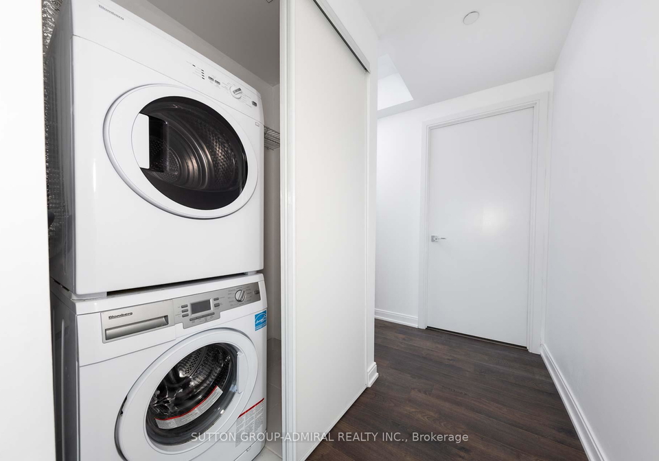42-charles-street-e-toronto-ontario-c12380437