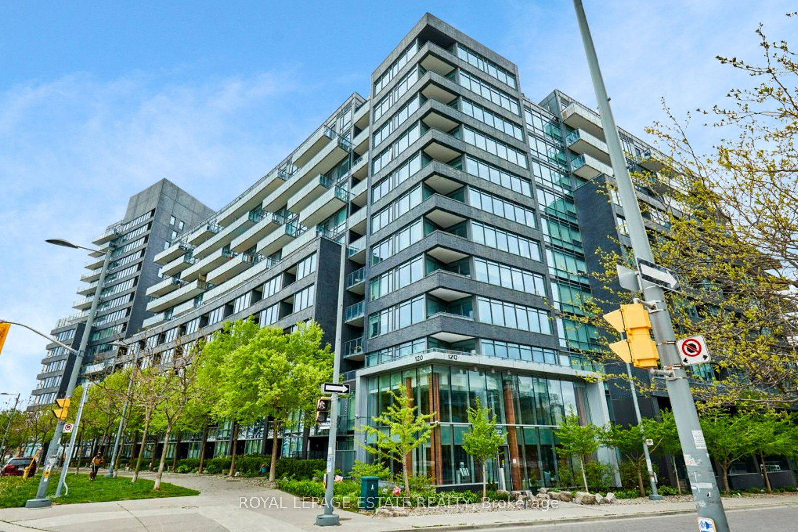 120-bayview-avenue-toronto-ontario-c12380978