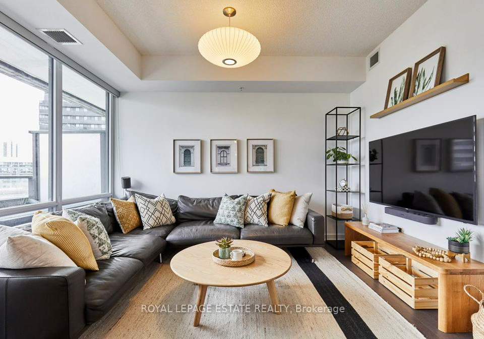 120-bayview-avenue-toronto-ontario-c12380978