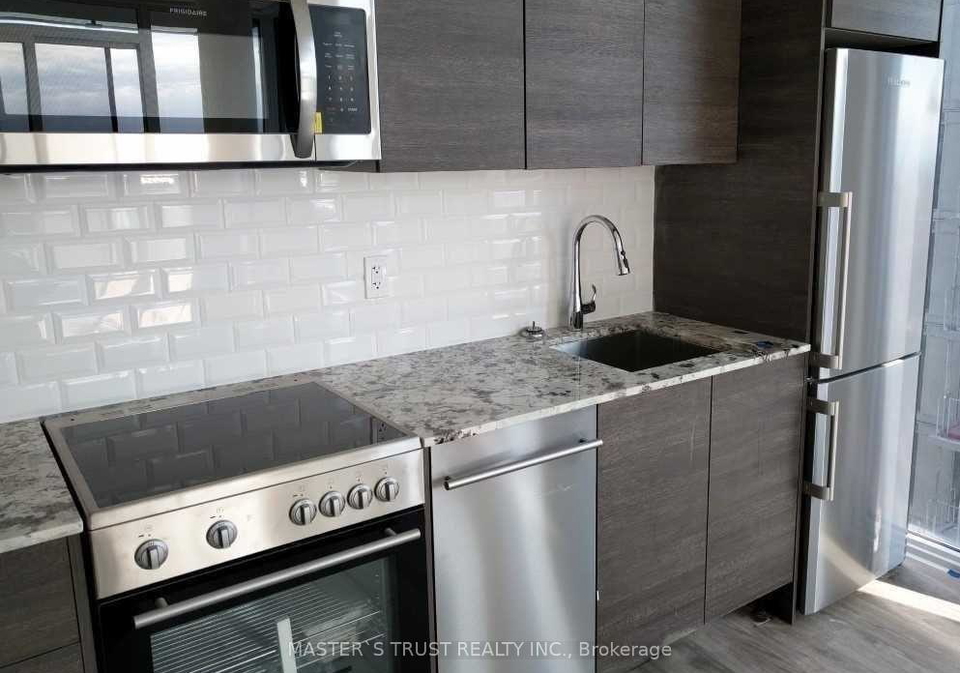 28-wellesley-street-e-toronto-ontario-c12381501